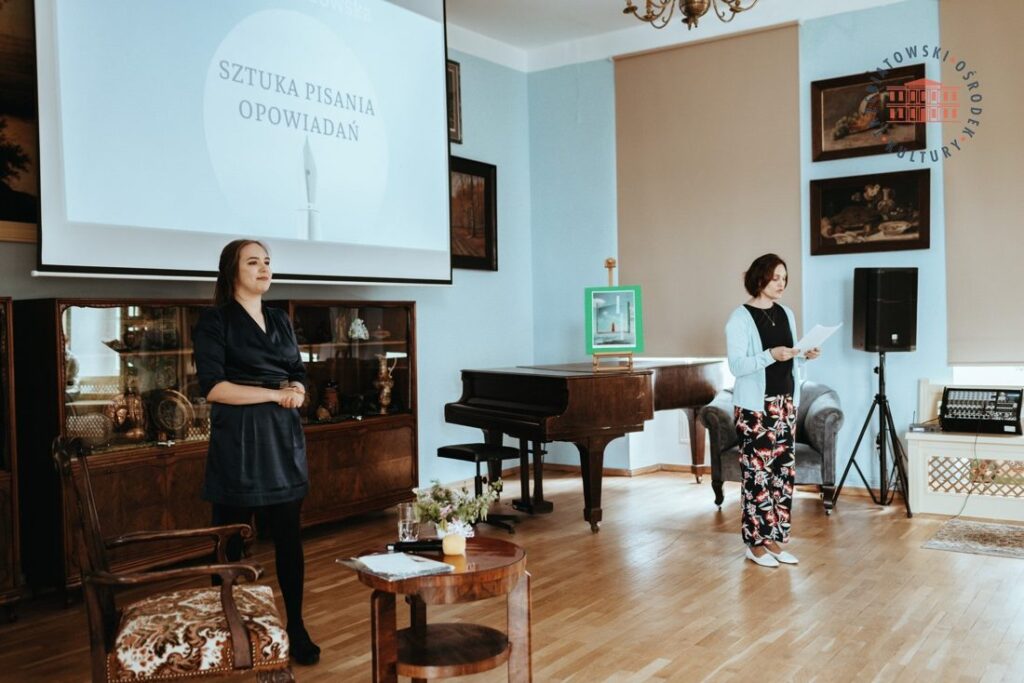 Anna Zborowska prowadzi warsztaty pisania w Trzebiatowskim Ośrodku Kultury